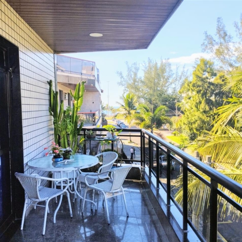 Recreio dos Bandeirantes- Excelente Apartamento à 200m da Praia do Recreio, com 132m2, Divididos: Sala em 2 ambientes, Varanda, Cozinha Planejada, Área de Serviço, Dependência Completa, 3 Quartos (Suíte com Armários Planejados), Banheiro Social, 2 Vagas - OPORTUNIDADE! Agende já sua visita: (21) 98127-4413 Spartus Imóveis