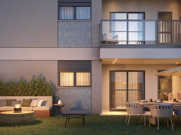 Sensia Barra: Tamanho do terreno - 30.542,57m² Mais de 4.800m² de área de lazer coberta e descoberta, equipada e decorada Unidades de 2 e 3 quartos com suíte e varanda gourmet Até 2 vagas de garagem Melhores gardens e coberturas da região 12 torres 288 unidades totais 8 apartamentos por andar 2 elevadores por torre Torres 03,04,09 e 10 são 5 pavimentos Torres 01,02,05,06,07,08,11,12 são 4 pavimentos 533 vagas totais 11 vagas pcd 1 vaga de carro elétrico 58 vagas para visitantes Principais diferenciais do produto: Apartamentos personalizáveis da planta ao acabamento Acesso exclusivo ao Via Parque Shopping Condições de pagamento exclusivas Box privativo para todas as unidades Localização estratégica, no coração da Barra da Tijuca Fachada revestida de Ecogranito e Textura Vista para a Pedra da Gávea Sala e cozinha integradas Excelente acabemento padrão Gás Canalizado Itens de lazer cobertos: Salão de festas adulto Salão de festas juvenil Salão de festas infantil Salão de jogos adulto Salão de jogos Teen/gamer Brinquedoteca Espaço multiuso (Yoga, dança judô) Bicicletário Coworking Market Place Petcare Academia Pranchário Espaço Beleza Sauna com descanso Gourmet multimídia Churrasqueira Itens de lazer descobertos: Quadra Poliesportiva Playground Petplace Área de piquenique Quadra de Beach Tennis Piscina Infantil Piscina Adulto Lavanderia Futmesa Agende já sua visita: (21) 98127-4413 Spartus Imóveis