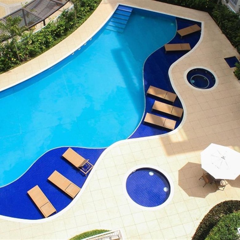 Venha sentir de perto o que é morar em um condomínio exclusivo de apartamentos, com lazer tão completo quanto o de um clube privado e um bosque particular com 6 mil m² de área verde. Uma autêntica ilha de tranquilidade para você e sua família, próximo aos principais polos comercias de Jacarepaguá e de toda a infraestrutura do bairro. Com uma localização privilegiada, está perto das mais importantes vias, como da Linha Amarela e seus acessos à Barra e à Zona Norte. São apartamentos de 2, 3 e 4 quartos com área privativa entre 60 e 109m²; coberturas duplex com área privativa entre 120 e 218 m², possui 1 ou 3 suítes, ampla varanda e 1 vaga de garagem para as unidades de 2 e 3 quartos e 1 vaga dupla para as unidades de 4 quartos e coberturas. Com porcelanato em todos os cômodos e previsão para split, sem custo. Coberturas com opção de churrasqueira e piscina. Infraestrutura de lazer completa e um bosque privativo. Área total do terreno de 16.500m². Características do Imóvel/Empreendimento: Coffee Shop - Playground - Quadra Poliesportiva - Salão de Festas - Salão de Jogos - Sauna - Vestiário - Pista de Cooper - Piscina - Forno de Pizza - Salão Gourmet - Varanda gourmet - Piso Porcelanato - Preparação para Ar Split - Sala de Reunião - Sala de Estudos - Salão de Festas Infantil - Fitness Bicicletário - Salão de Jogos Teen - Churrasqueira - Brinquedoteca - Espaço Piquenique - Arvorismo - SPA - Repouso Fitness Externo Agende já sua visita: (21) 98127-4413 Spartus Imóveis