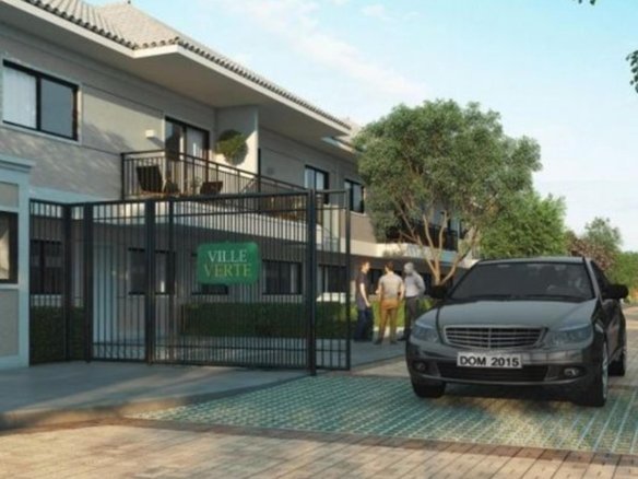 Um condomínio fechado, com apenas 38 casas duplex de 3 suítes de 192 a 234 m², Up Space, porcelanato, banheiros 100% revestidos e previsão de split na sala e nos quartos. Um bairro encantador para a família viver livre, em paz, com tudo de bom ao redor. Vargem Grande é o bairro que preserva o melhor do Rio de Janeiro tradicional e acrescenta todas as delícias do mundo contemporâneo. VILLE VERTE. Você estará a apenas 20 minutos da Barra e a cinco do Recreio, pertinho das praias mais preservadas da cidade e do Shopping Recreio. Tudo isso em uma rua exclusiva. Características do Imóvel/Empreendimento: Guarita - Playground - Salão de Festas - Piscina - Forno de Pizza - Deck Molhado - Lounge - Churrasqueira Academia - Fitness Externo Agende já sua visita: (21) 98127-4413 Spartus Imóveis