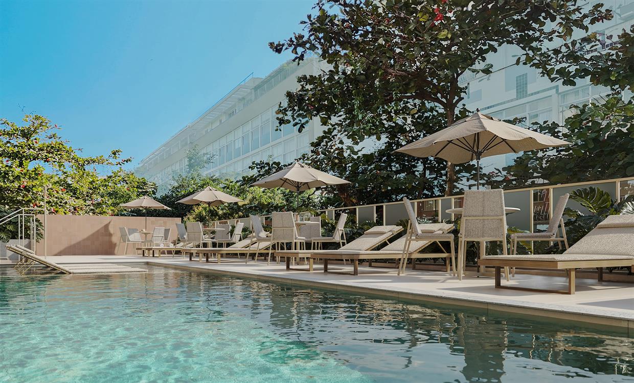 Soul Rio: Seu Novo Capítulo Começa em Laranjeiras! Studios e 2 Quartos Esperam por Você Descubra o Soul Rio, um lançamento exclusivo no coração de Laranjeiras, Rio de Janeiro, localizado na Gago Coutinho. Escolha entre a praticidade de studios modernos ou o conforto de apartamentos de 2 quartos, com metragens que variam de 27m² a 82m², projetados para se adaptarem ao seu estilo de vida. Com opções de 0 a 2 banheiros e até 1 vaga de garagem, o Soul Rio oferece a versatilidade que você procura em um só lugar. Prepare-se para viver a experiência de um novo lar em um dos bairros mais charmosos da cidade. Agende já sua visita: (21) 98127-4413 Spartus Imóveis